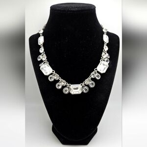 🟢3/$19🟢 ANN TAYLOR Sparkling Rhinestone Glass Statement Necklace Silver